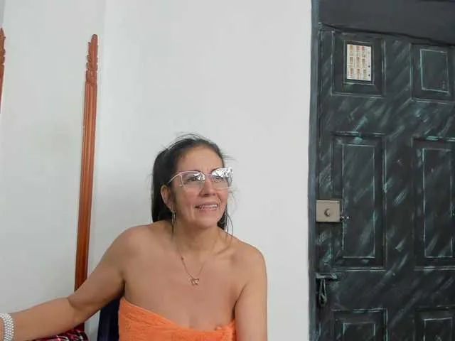 Live sex webcam photo for RocioTorres #275716585