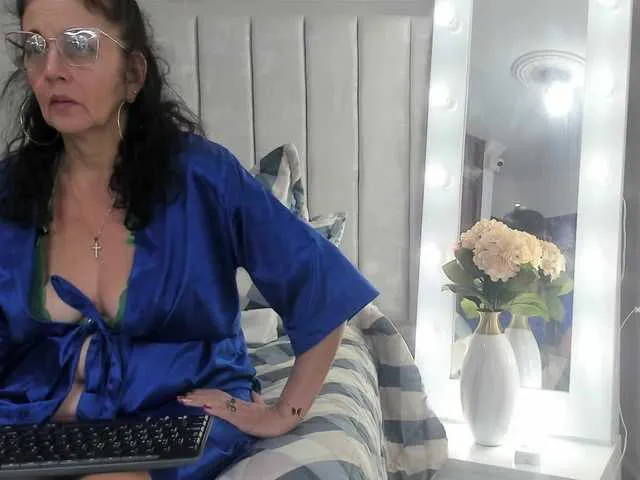 Live sex webcam photo for RocioTorres #276375557