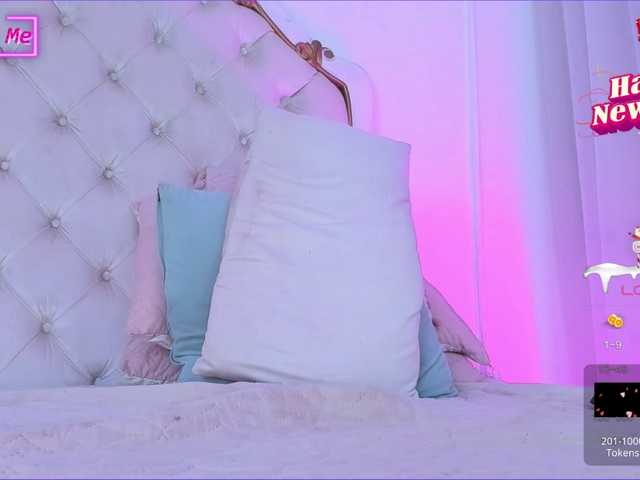 Live sex webcam photo for RomaJones18 #277008802