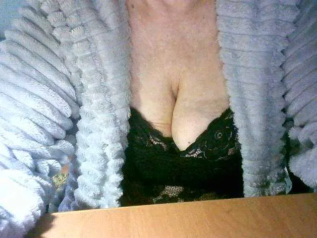 Live sex webcam photo for RomachkaT #271761268