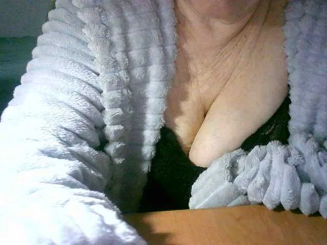 Live sex webcam photo for RomachkaT #271804192