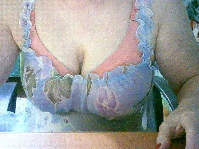 Live sex webcam photo for RomachkaT #272224028