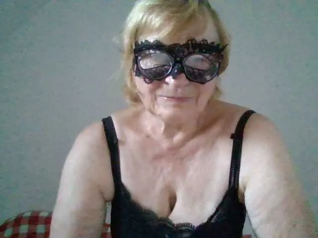 Live sex webcam photo for RomachkaT #274249747