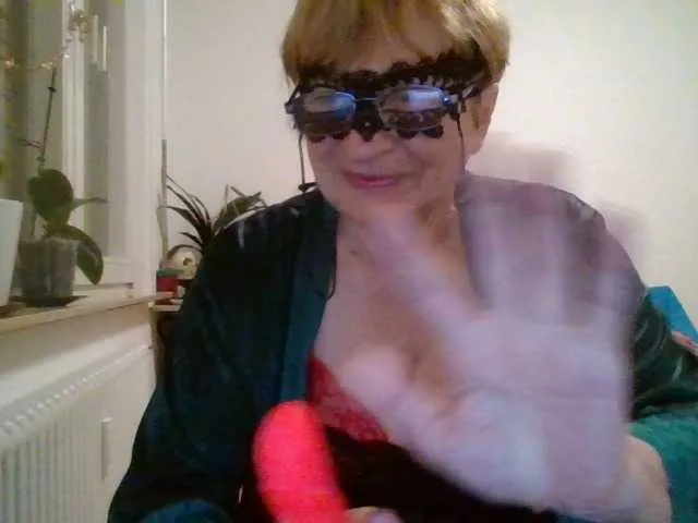 Live sex webcam photo for RomachkaT #277060913