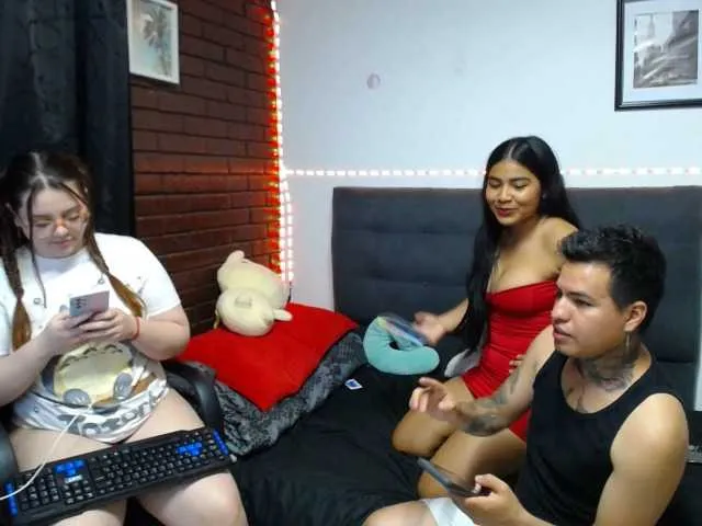 Live sex webcam photo for Romirainn #276763448