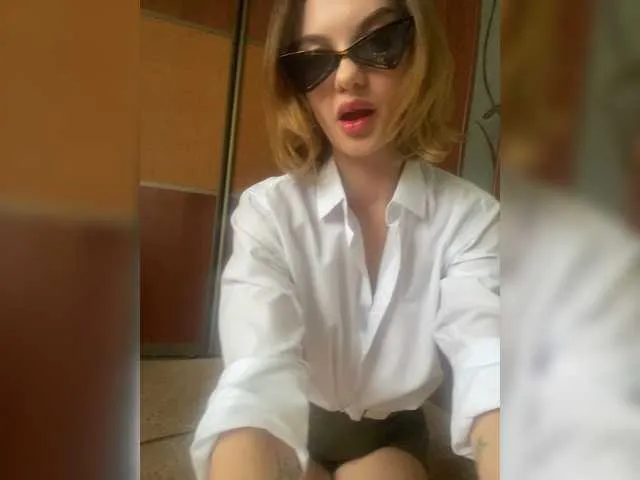 Live sex webcam photo for Rondalime #272095870