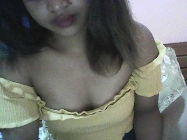 Live sex webcam photo for Roniquelah #272426756