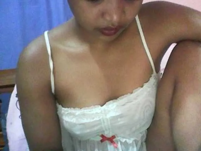 Live sex webcam photo for Roniquelah #272613345