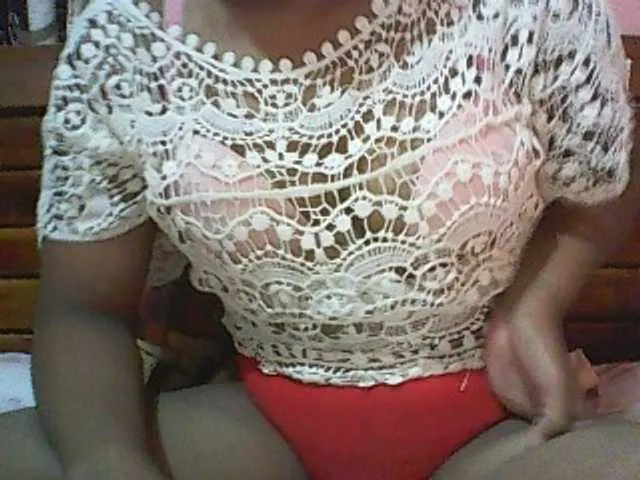 Live sex webcam photo for Roniquelah #272843779