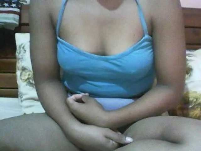 Live sex webcam photo for Roniquelah #273316934