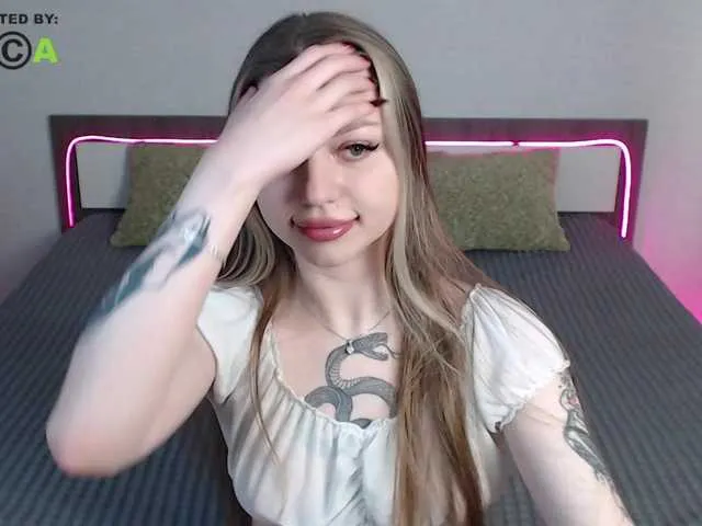 Live sex webcam photo for RonnieMilles #290871155