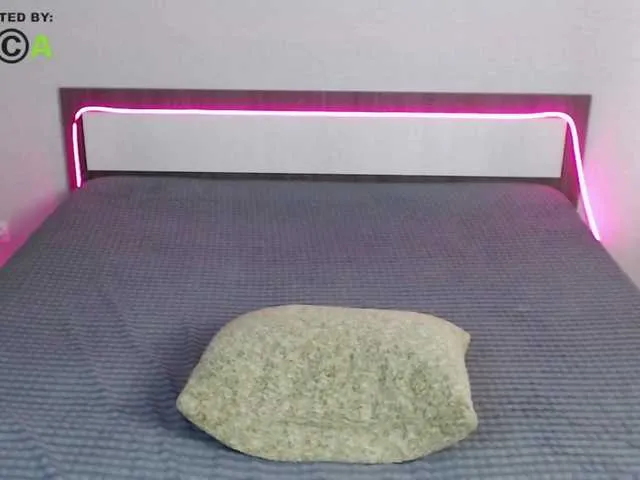 Live sex webcam photo for RonnieMilles #291937430