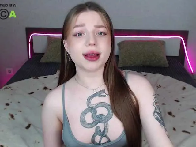 Live sex webcam photo for RonnieMilles #292589441