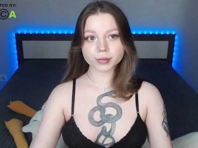 Live sex webcam photo for RonnieMilles #294307843