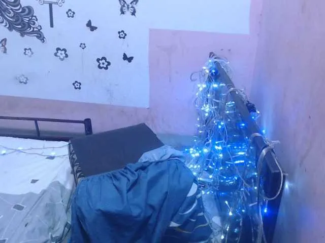 Live sex webcam photo for Roouslover #275476235