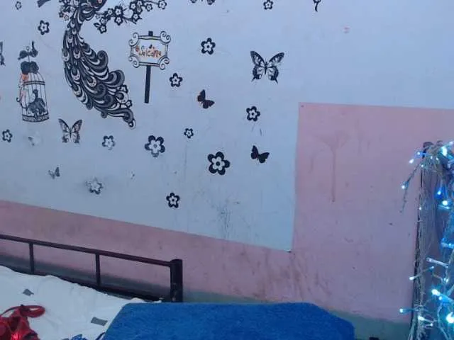 Live sex webcam photo for Roouslover #275488492