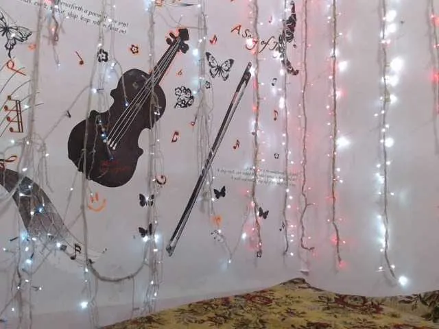 Live sex webcam photo for Roouslover #275581283