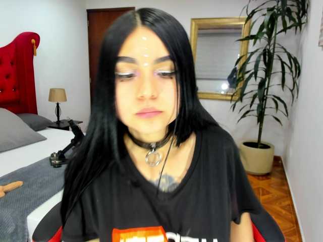 Live sex webcam photo for Rorys- #272446500