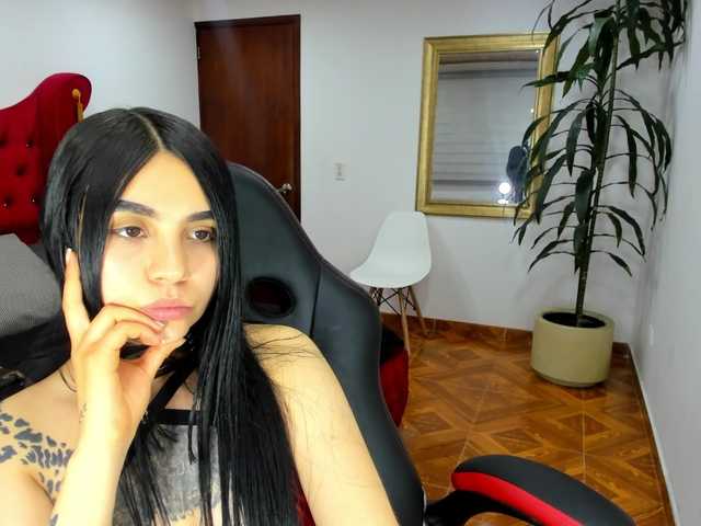 Live sex webcam photo for Rorys- #272484003