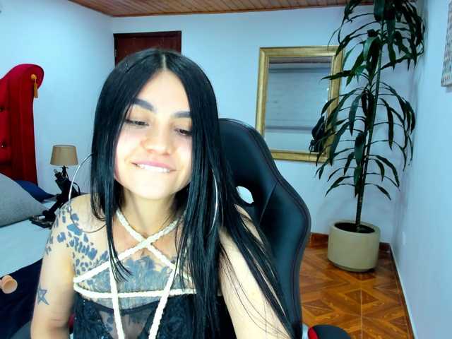 Live sex webcam photo for Rorys- #272509430