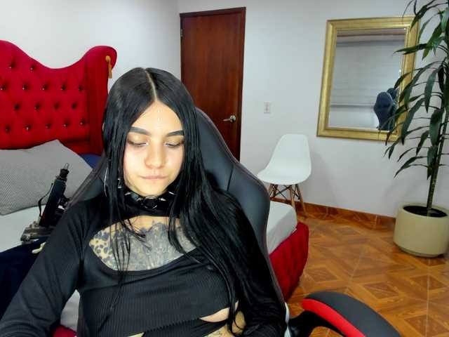 Live sex webcam photo for Rorys- #272549639