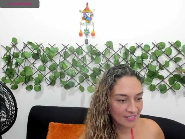 Live sex webcam photo for Rosalba31 #271930019