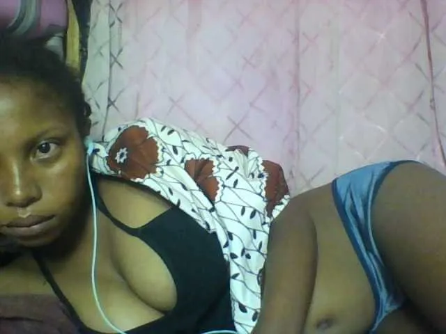 Live sex webcam photo for Rosaliah #277722851