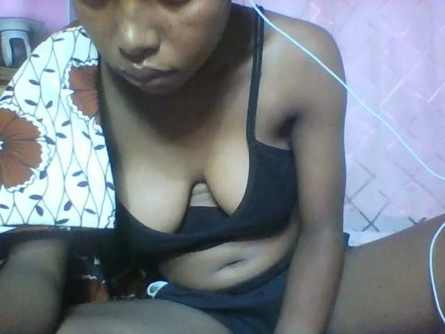 Live sex webcam photo for Rosaliah #277729416