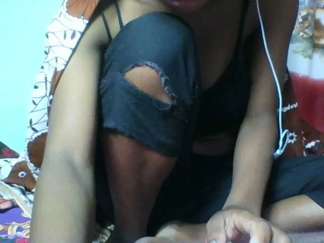 Live sex webcam photo for Rosaliah #277755956