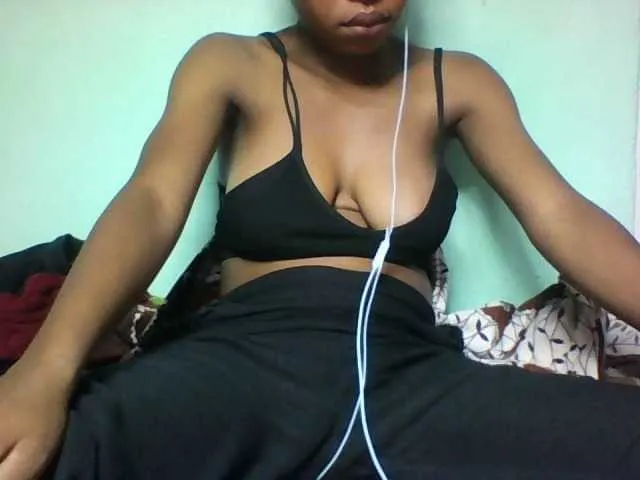 Live sex webcam photo for Rosaliah #277759098