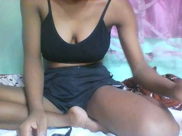 Live sex webcam photo for Rosaliah #277803260