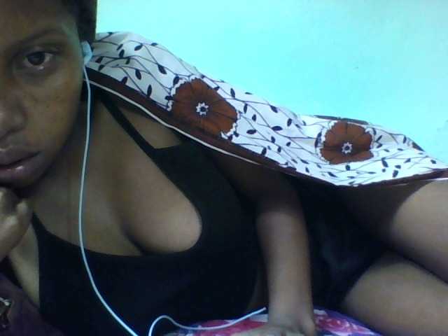 Live sex webcam photo for Rosaliah #277815902