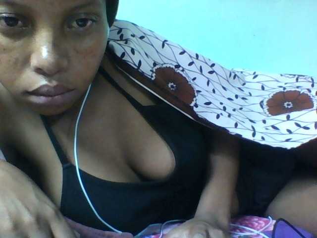 Live sex webcam photo for Rosaliah #277818489