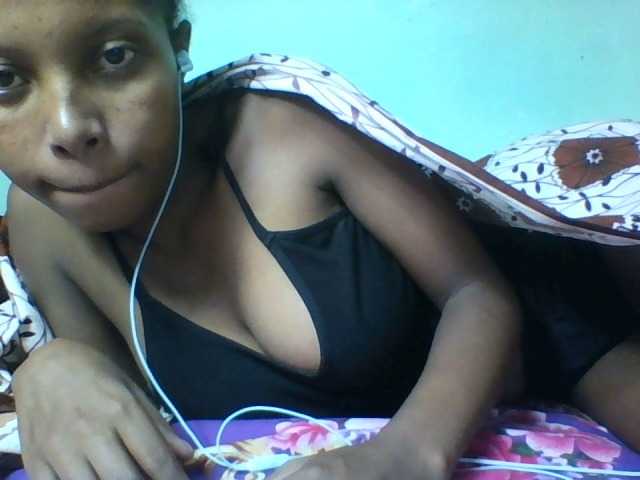Live sex webcam photo for Rosaliah #277843033