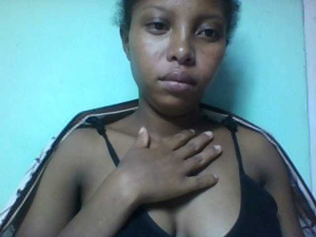 Live sex webcam photo for Rosaliah #277851460