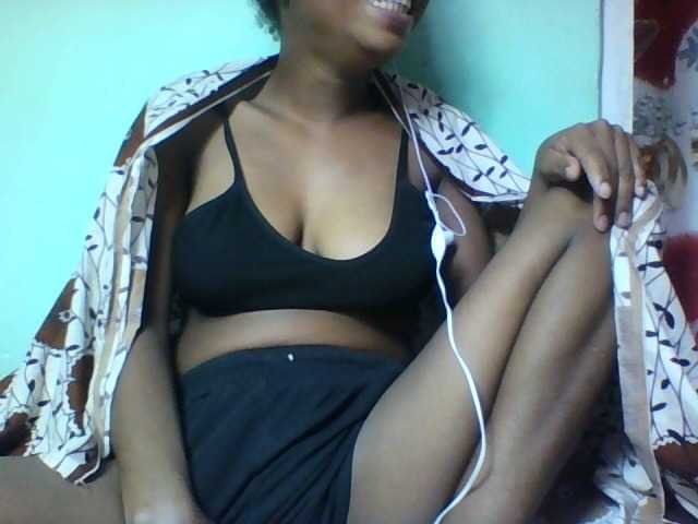 Live sex webcam photo for Rosaliah #277856011