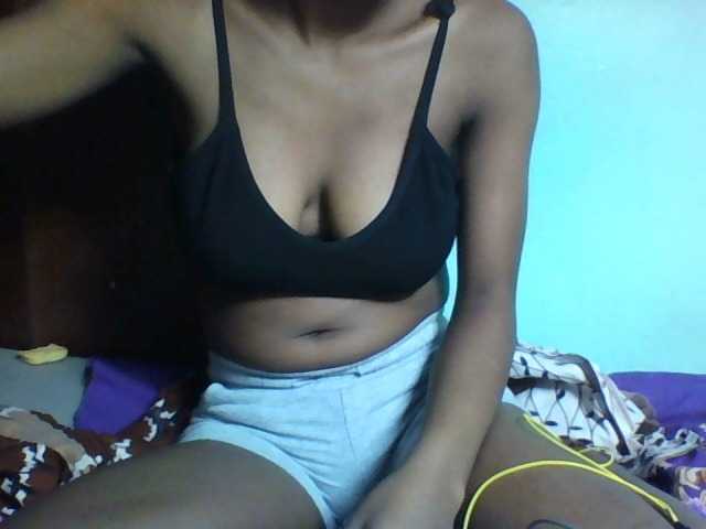 Live sex webcam photo for Rosaliah #277867393
