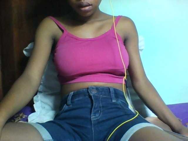 Live sex webcam photo for Rosaliah #277879132