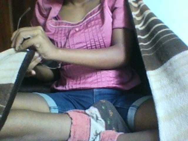 Live sex webcam photo for Rosaliah #277978422