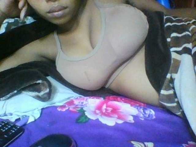 Live sex webcam photo for Rosaliah #278048931