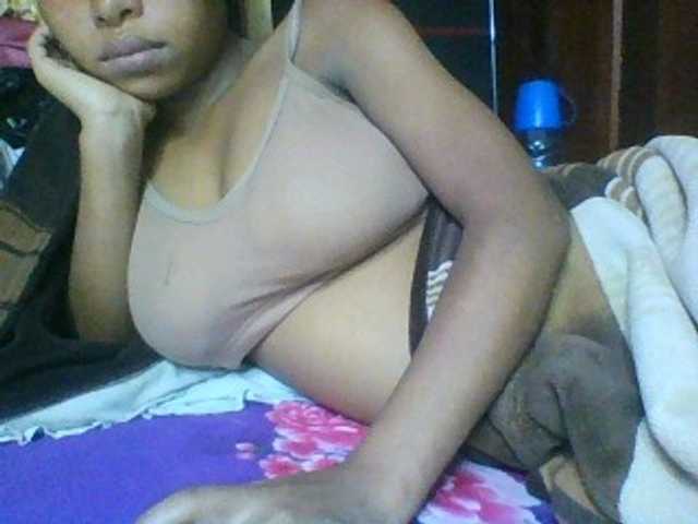 Live sex webcam photo for Rosaliah #278055686