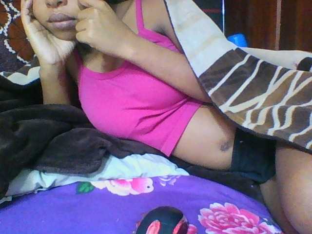 Live sex webcam photo for Rosaliah #278069285
