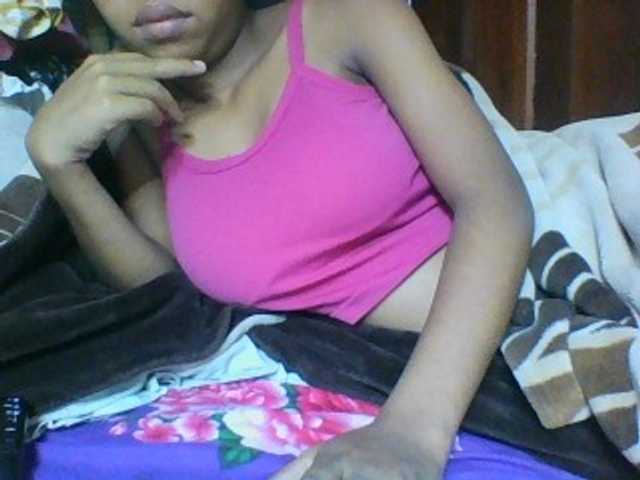 Live sex webcam photo for Rosaliah #278076312