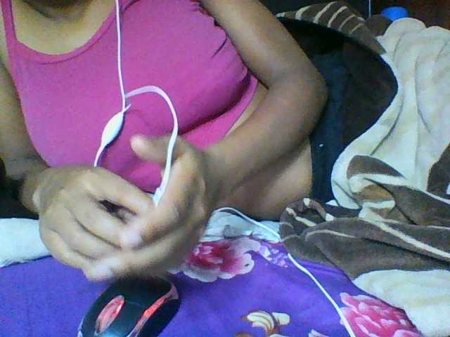 Live sex webcam photo for Rosaliah #278089383
