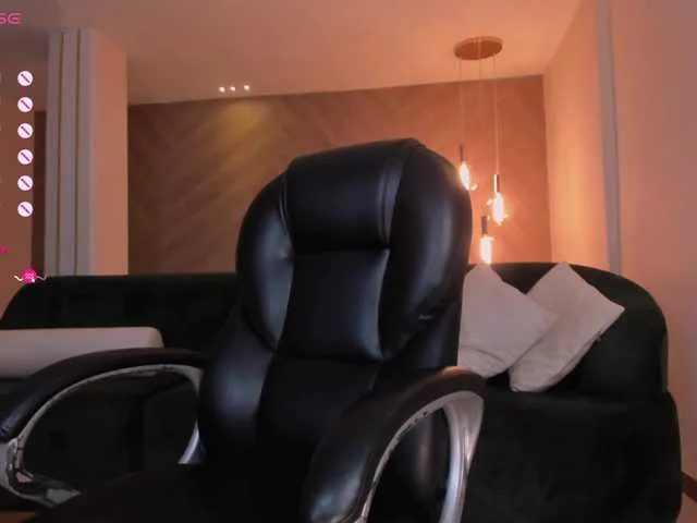 Live sex webcam photo for RosalineFiore #290275382