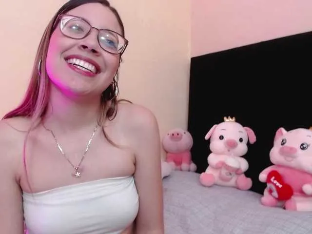 Live sex webcam photo for Rose-Dustin #276677697