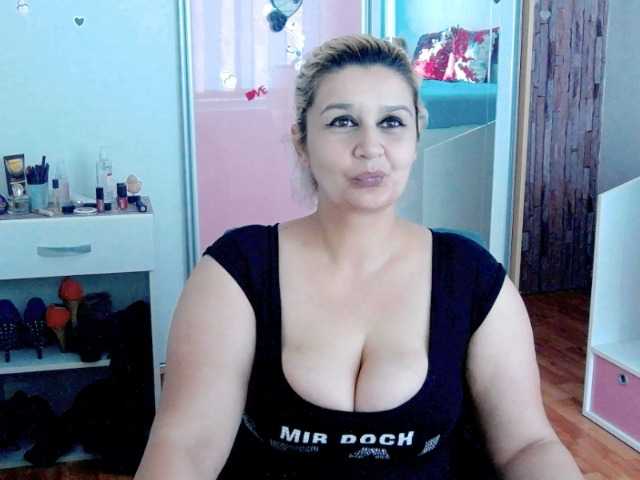 Live sex webcam photo for RoseBBW #273847574