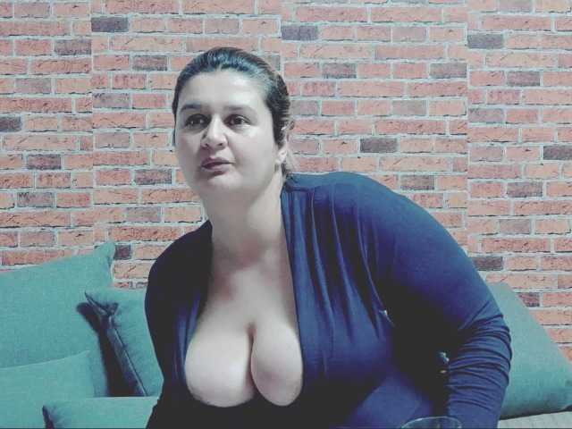 Live sex webcam photo for RoseBBW #277362859