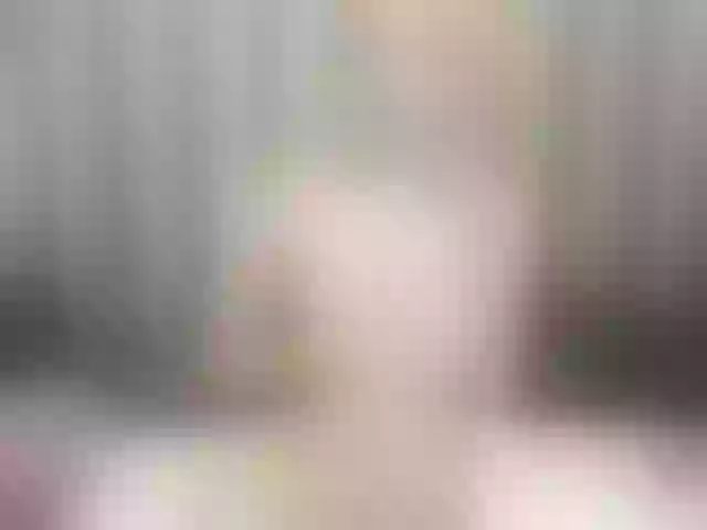Live sex webcam photo for RoseDaffy #276946607