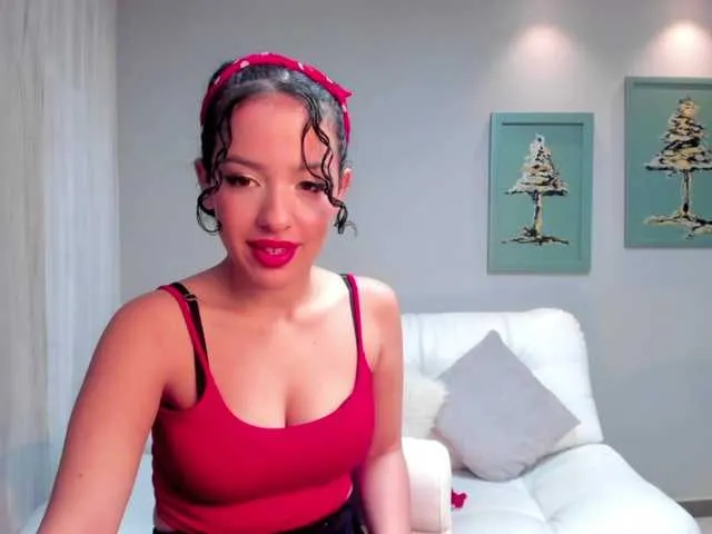 Live sex webcam photo for RoseFerrera #288044699